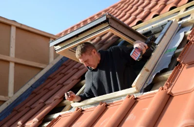 Pose de fenêtres de toit Velux à Ris